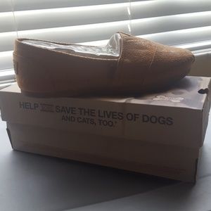 Brown moccasin style Bobs